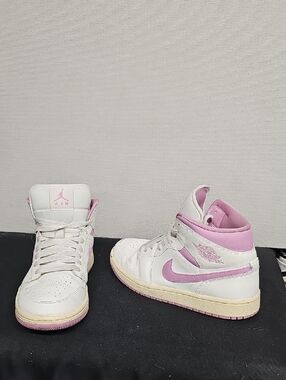 NIKE AIR JORDAN 1 MID WOMENS SNEAKERS BFPM-04-084